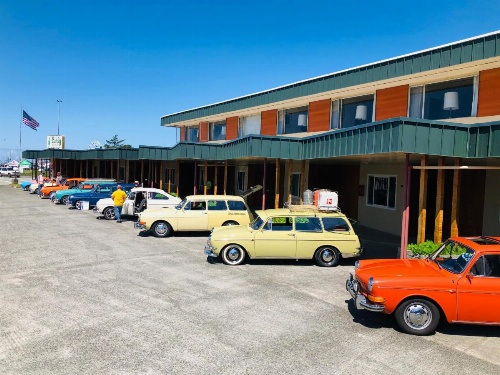 Curly Redwood Lodge image 31